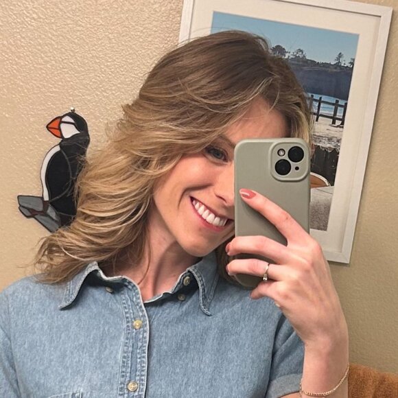 Meet your Posher, Jennie - Picture 3 of 4